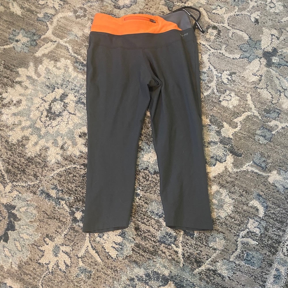 Nike Running Capris - Picture 2 of 2
